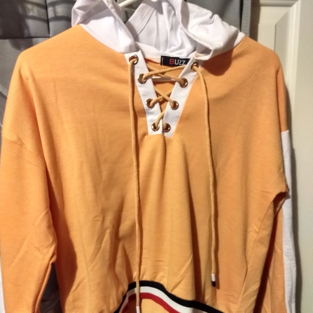 Thin hoodie long sleeve shirt women's medium